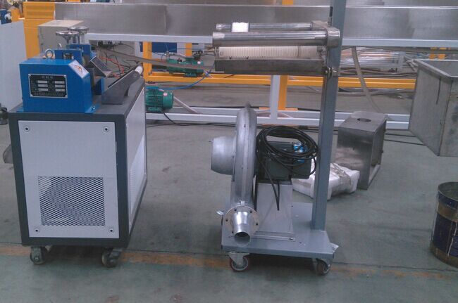 La vis simple 100kg/H a produit l'extrudeuse de machine de pelletisation de PVC 2