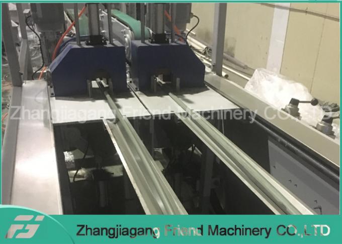 Le PVC adapté aux besoins du client saupoudrent l'opération simple à haute production en plastique de la machine 63mm de tuyau 0