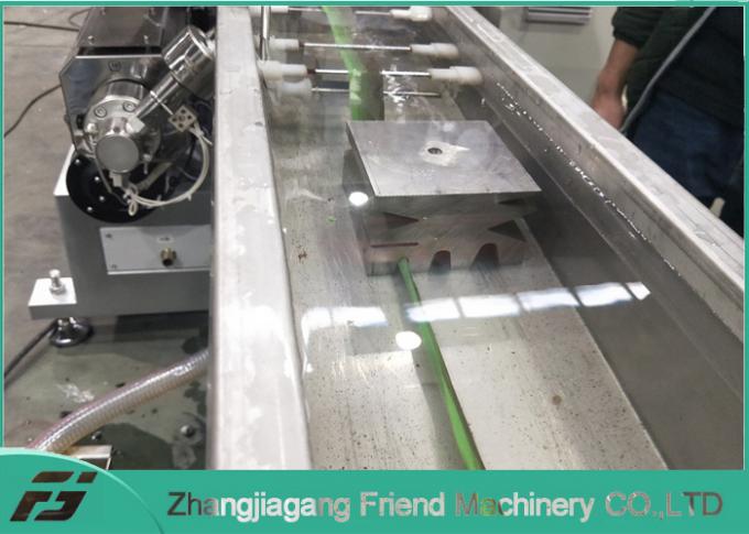 Ligne artificielle d'extrusion de profil du rotin WPC de vis simple 1
