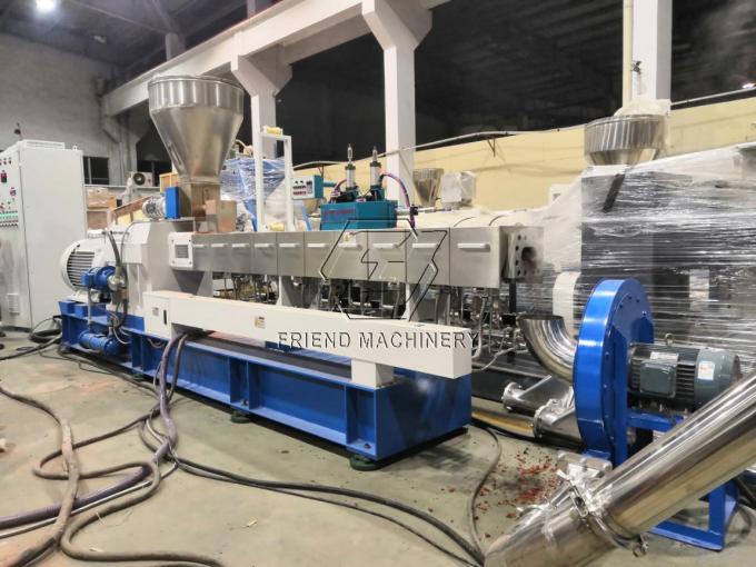 Le PE saupoudrent la chaîne de production d'extrusion de profil de 4m/Min WPC vis jumelle conique 1