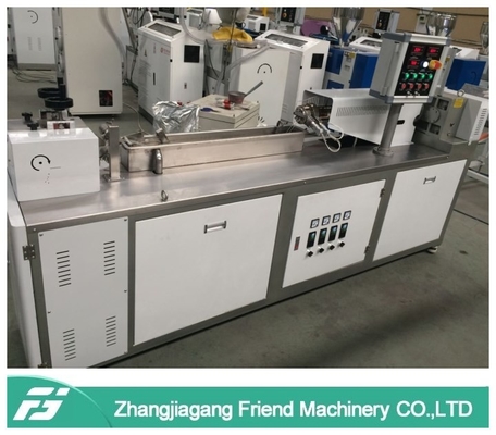 Un bon prix. Type machine de réutilisation en plastique de laboratoire de pelletiseur de PVC de contrôle de PLC de 2kg en ligne