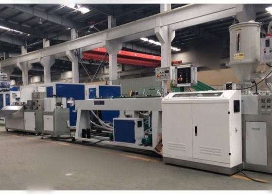 Un bon prix. machine en plastique de tuyau de drain de l'eau du conduit 63mm de PVC 200kg/H en ligne