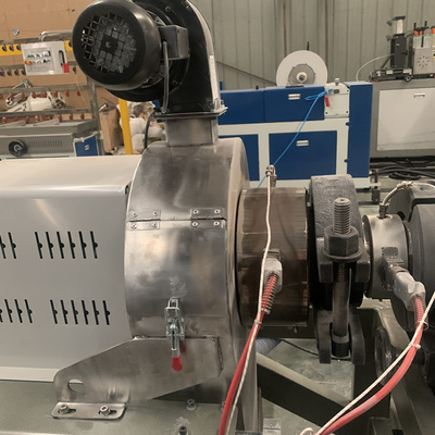 Un bon prix. Diamètre ondulé à mur unique de la machine 800mm de tuyau de LDPE en ligne