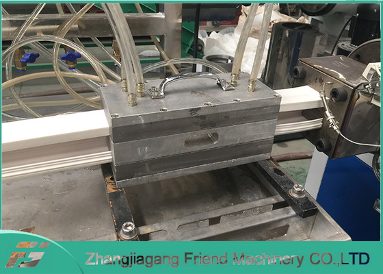 Good price Ligne en plastique adaptée aux besoins du client d'extrusion de profil, machine d'extrudeuse de PVC pour le câble en ligne