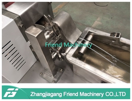 Un bon prix. La vis simple 100kg/H a produit l'extrudeuse de machine de pelletisation de PVC en ligne