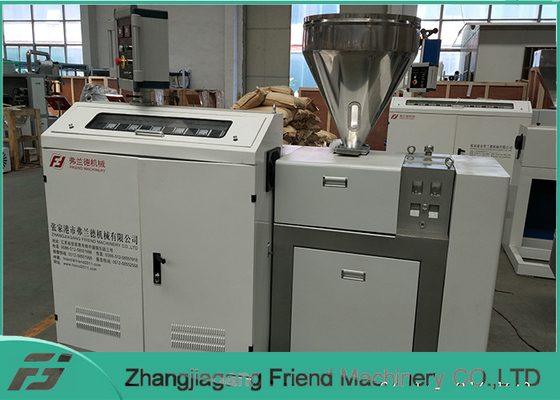 Un bon prix. Machine en plastique d'extrudeuse de longue durée de vie/seule capacité de la boudineuse à vis 50kg/H en ligne