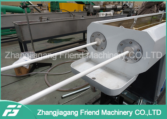 Un bon prix. Tuyau de conduit de PVC de 0.5-2 pouce faisant la machine/chaîne de production en plastique de tuyau en ligne
