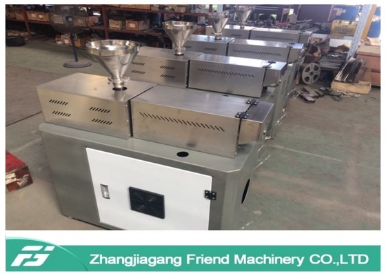 Un bon prix. Le PLC commandent type horizontal de machine en plastique d'extrudeuse/vertical à faible bruit en ligne