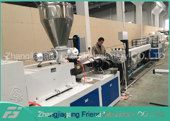 Un bon prix. Opération simple à haute production de machine en plastique de tuyau de protection de l'environnement en ligne