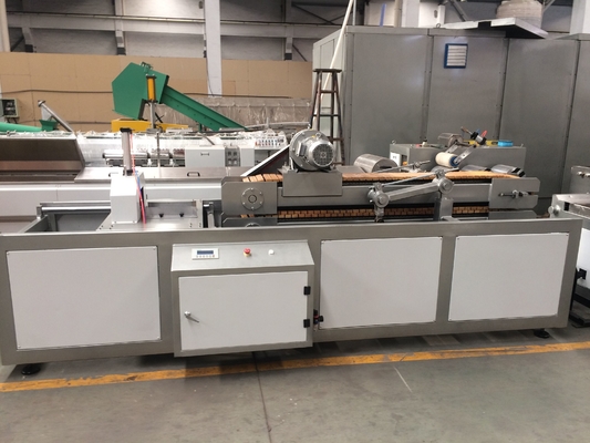 Good price Chaîne de production de expulsion de panneau de la CE 250kg/H WPC résistant d'humidité en ligne