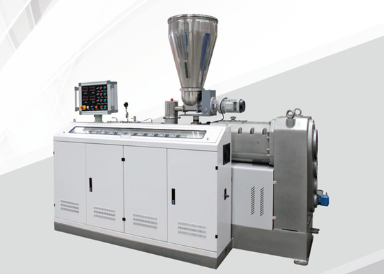 Un bon prix. Machine jumelle conique de boudineuse à vis, double capacité de la boudineuse à vis 250kg/H en ligne