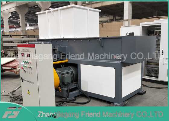 Un bon prix. machine en plastique de broyeur de bouteille d'eau de déchets de 37kw 500kg/H à faible bruit en ligne