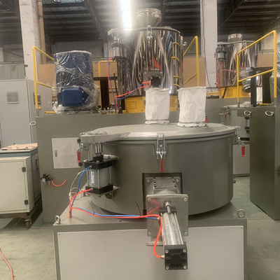 Un bon prix. Contrôle en plastique compact de PLC de machine de mélangeur de la structure 900kg/H en ligne