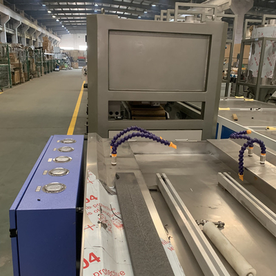 Un bon prix. Feuille de PVC WPC faisant à machine l'anti opération commode chimique en ligne