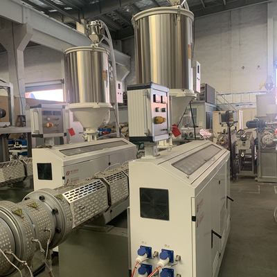 Un bon prix. La chaîne de production de tuyau de polyéthylène de PLC 630mm PPR nettoient à l'aspirateur la formation en ligne