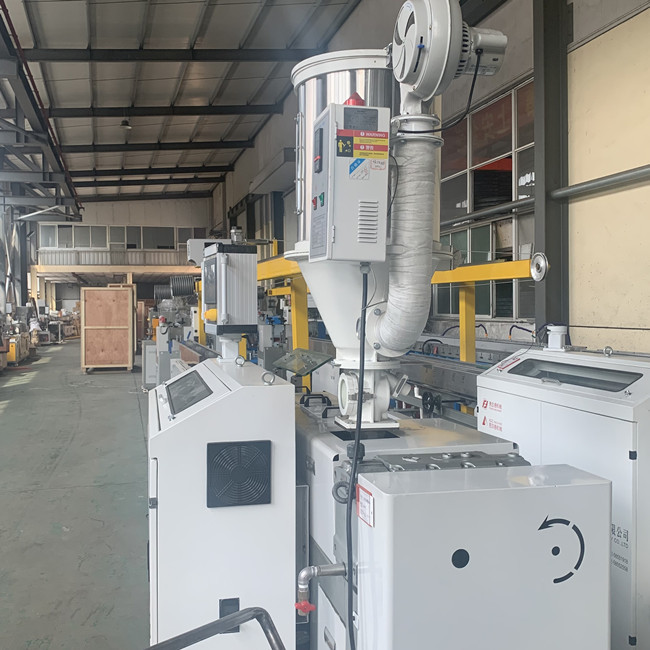 Tuyau en plastique faisant à machine les machines de expulsion électriques de production pour des tuyaux de PVC 3