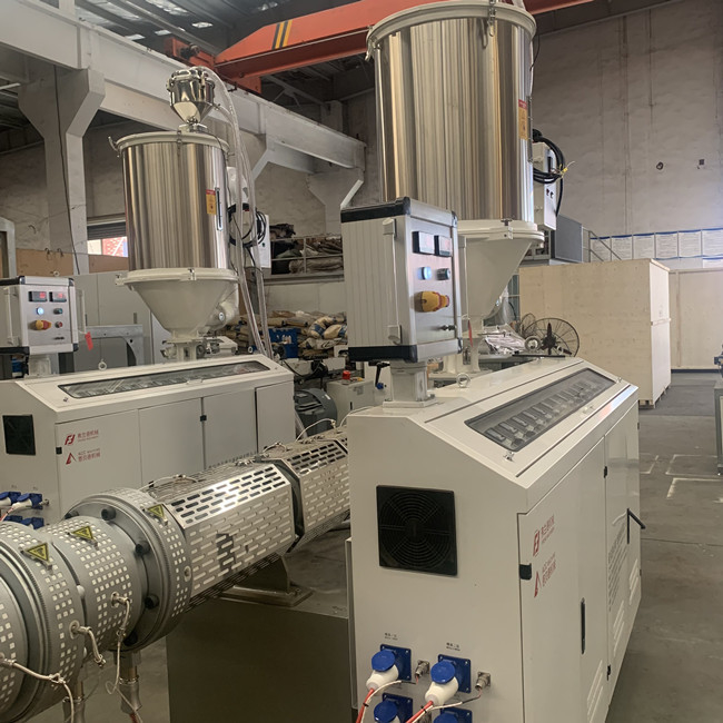 Feuille de plastique de LDPE 140RPM réutilisant l'équipement d'extrudeuse 1