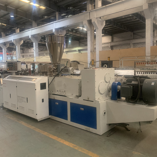 Double machine en plastique conique de tuyau de boudineuse à vis 45RPM 1