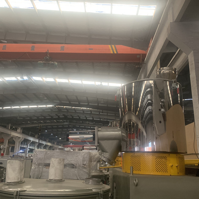 Chauffage refroidissant la capacité verticale de la machine 200kg/h de mélangeur de PVC 2