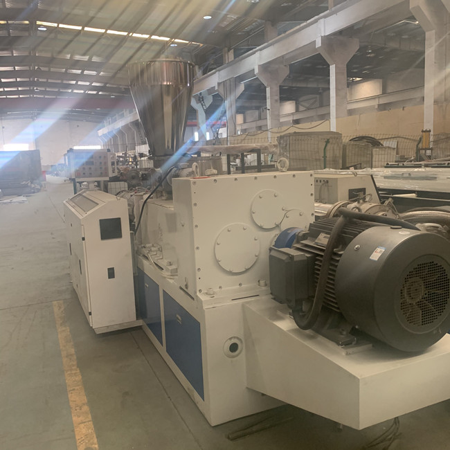 ligne en plastique d'extrusion de la vis 400kg/H jumelle conique 0