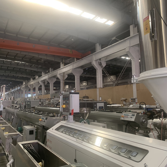 Anti ligne inflammable 25m/Min d'extrusion de tuyau de PE de 4 couches 1