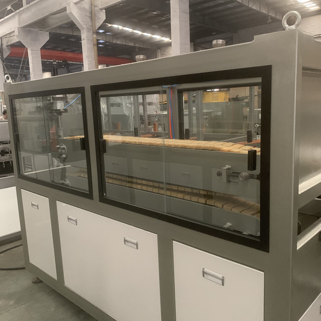 chaîne de production en plastique de tuyau de 1600mm pour la canalisation 4