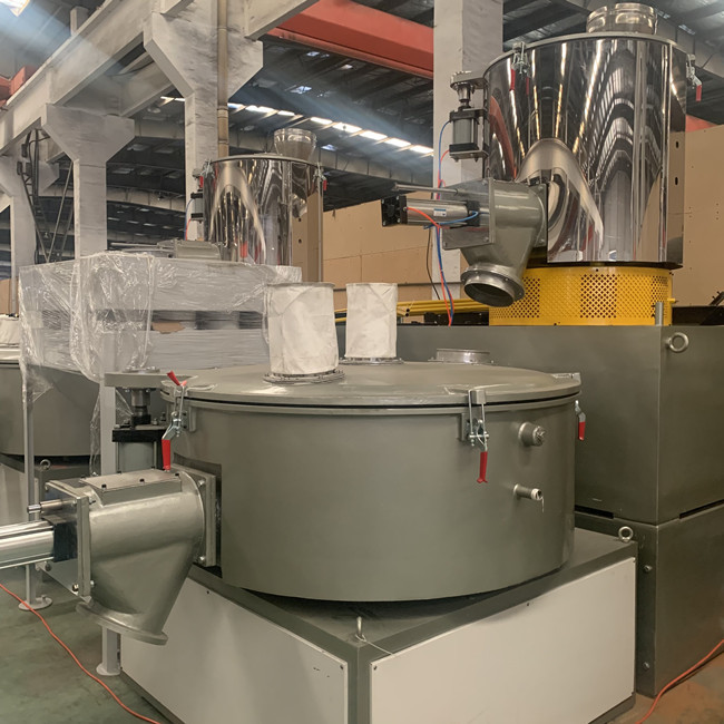 la composition de PVC de 6mm saupoudrent la machine en plastique de mélangeur complètement automatique 4
