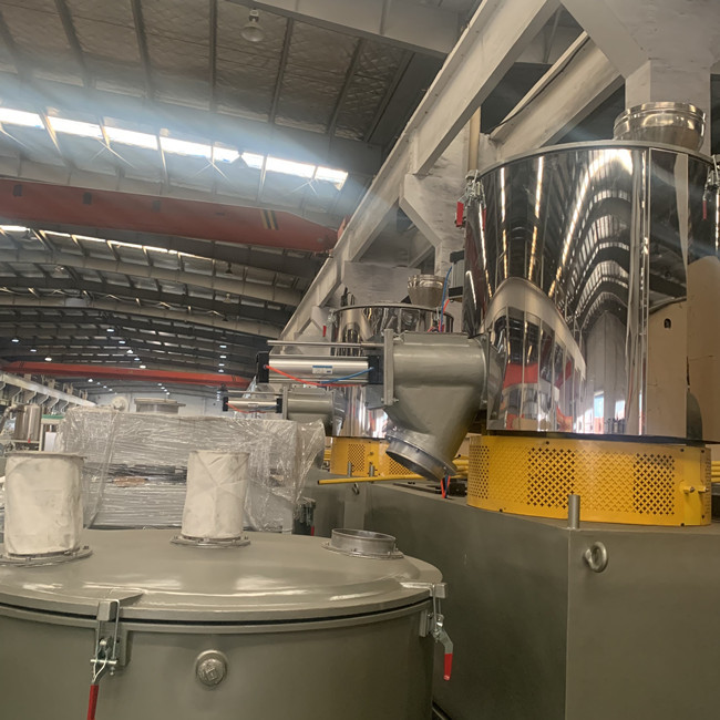 la composition de PVC de 6mm saupoudrent la machine en plastique de mélangeur complètement automatique 1