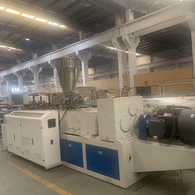 ligne d'extrusion de profil d'Upvc WPC de vis du jumeau 150kg/H écologique 1