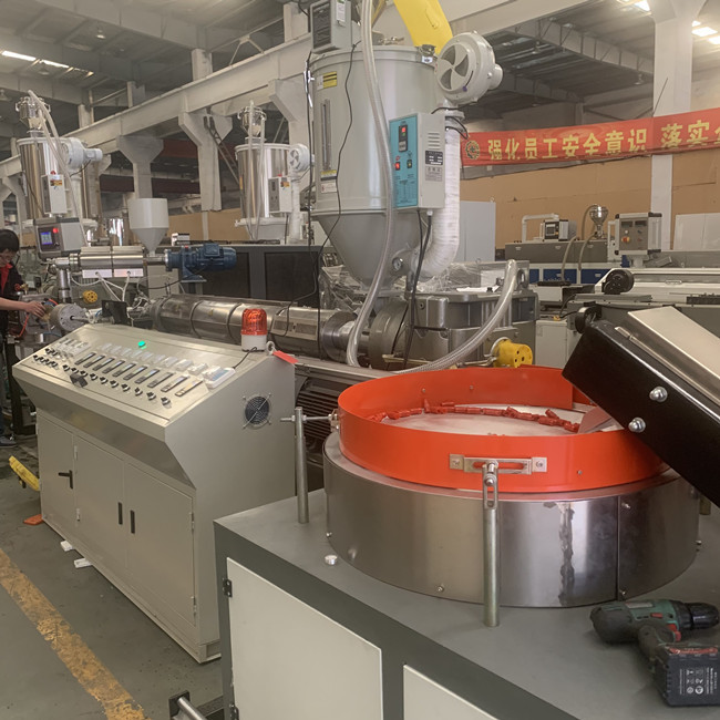 moule en acier en plastique de la machine 40Cr de tuyau de PVC d'irrigation par égouttement de 63mm 4
