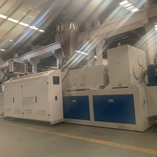 vis de la machine 65mm d'extrusion de Wpc de meubles de 150kg/H 37kw 2