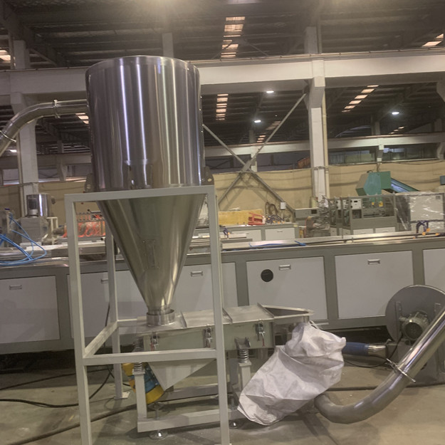 Ligne en plastique à deux étages 600kgs/H de pelletisation de PVC pour granuler les matériaux réutilisés 1
