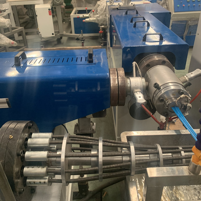 Ligne d'extrusion de tuyau de PE de machine de tuyau de spirale de moteur de Siemens de granules de PVC 2