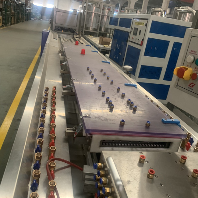 Vis de double de production de profil de porte de fenêtre de PVC UPVC WPC 1