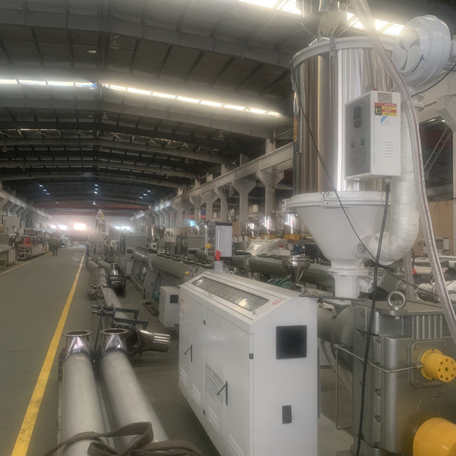 la chaîne de production d'extrudeuse de tuyau du HDPE 180kg/H machine d'extrusion nettoient à l'aspirateur la formation 3