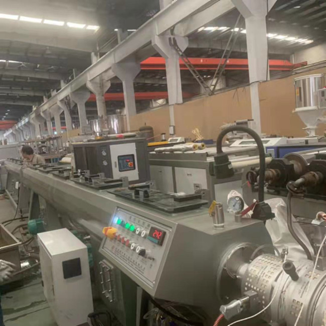 Trois couches de chaîne de production en plastique s'accrochent les machines automatiques de cinéma de bout droit de machine de cinéma 2