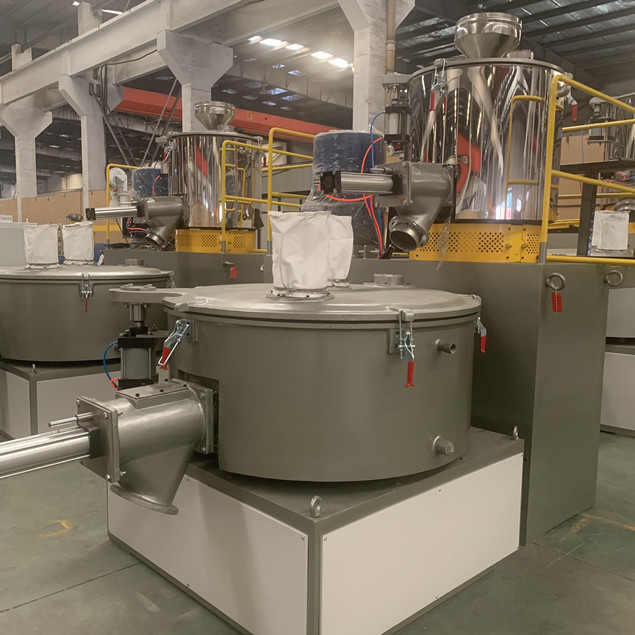 300/600 chauffage et machine en plastique en acier chaude de mélange froide de mélangeur de résine de PVC 1