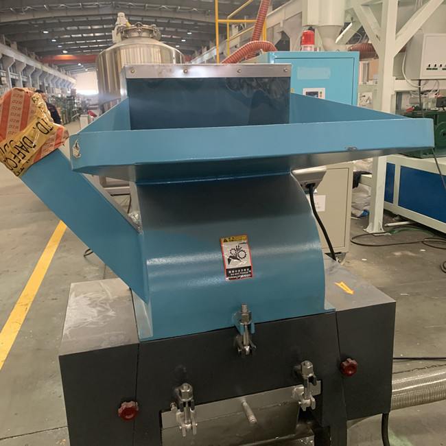 machine 1300kg/H de broyeur de PVC d'épaisseur de paroi de 10mm à faible bruit 1