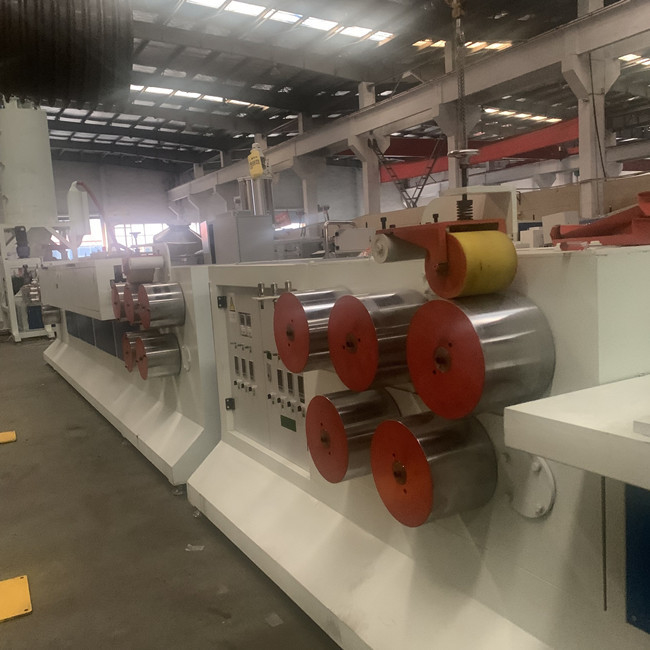 1 à 2/4 machine en plastique de emballage de ceinture, CHOIENT la chaîne de production en plastique de ceinture 2000kg/H 1