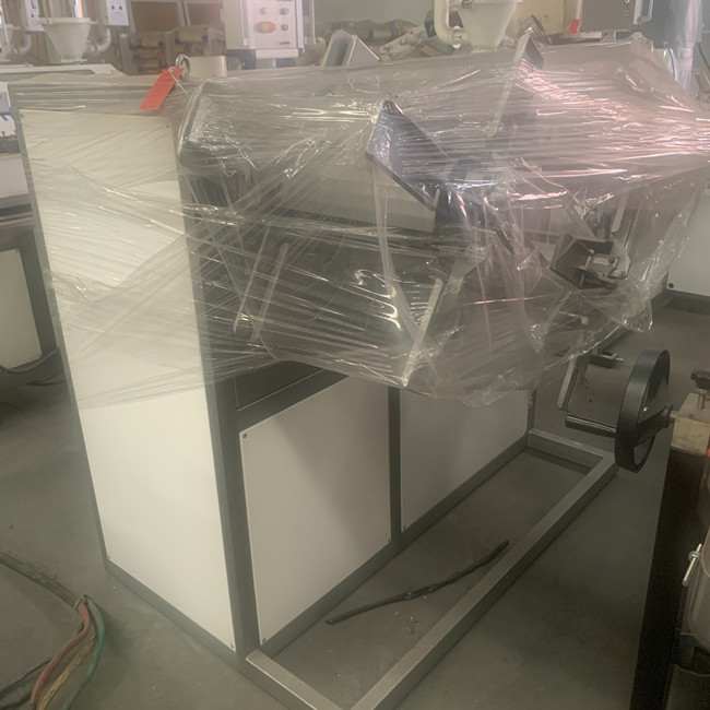tuyau d'irrigation par égouttement de 2000mm machine en plastique de tuyau de HDPE de 3 couches 4