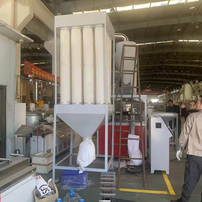 Capacité élevée de fraisage de refroidissement par l'eau de machine de Pulverizer de PVC de 120 mailles 7