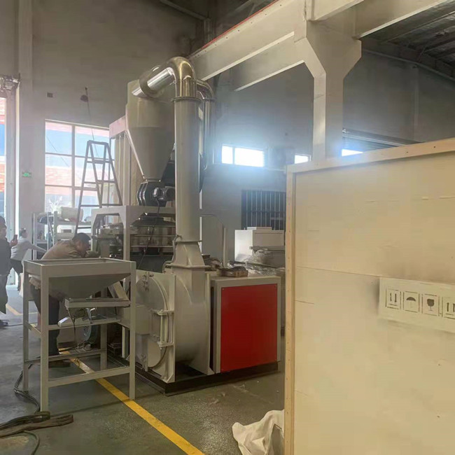 Capacité élevée de fraisage de refroidissement par l'eau de machine de Pulverizer de PVC de 120 mailles 4